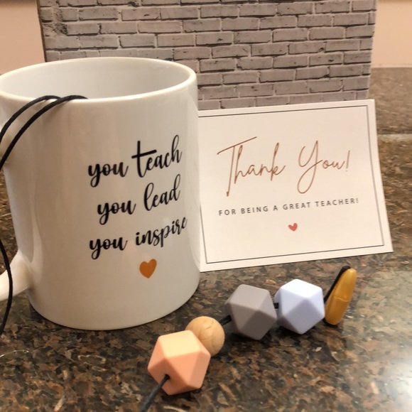 Teacher’s mug, lanyard & thank you card! Great gift for your fave teacher!!! - Picture 4 of 5